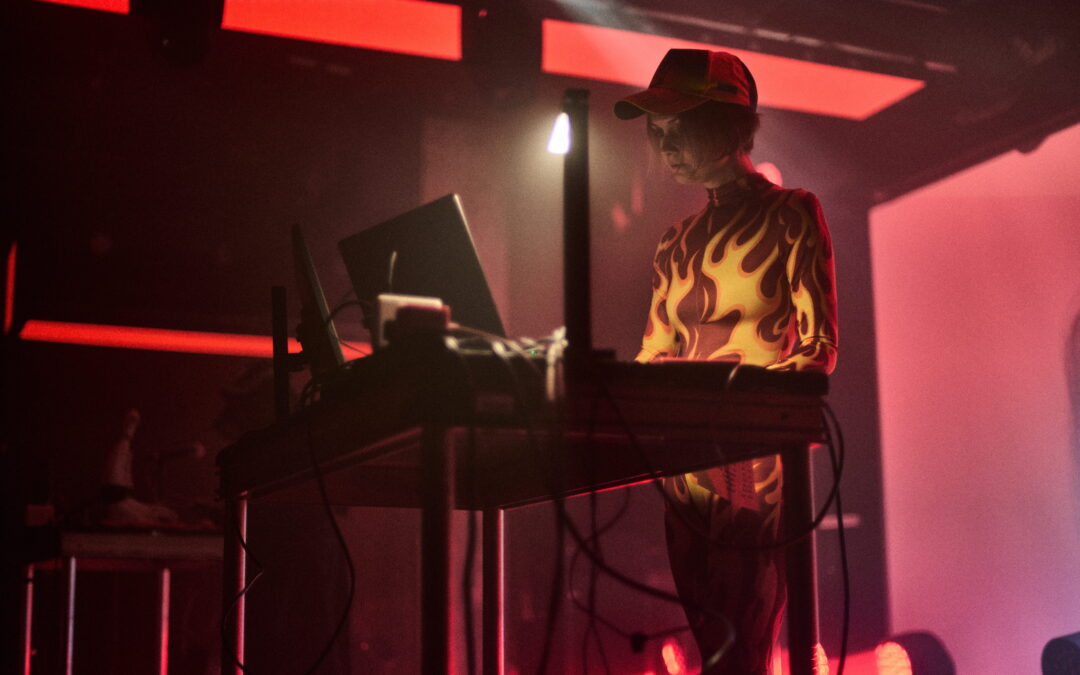 El Ángel Exterminador and Anastasiia Vorobiova discuss BRUXISMO, their collaborative performance at MUTEK 27